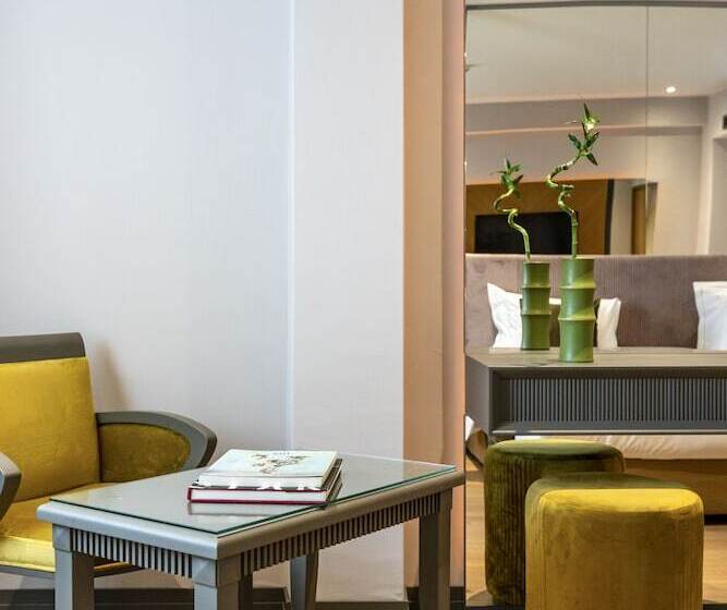 اتاق لوکس, Oran