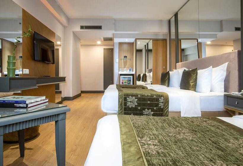 اتاق استاندارد سه نفره, Oran