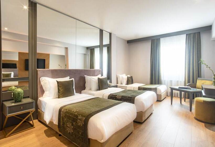 اتاق استاندارد سه نفره, Oran