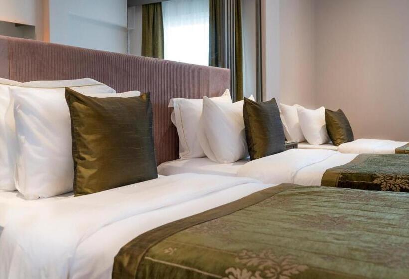 اتاق استاندارد سه نفره, Oran