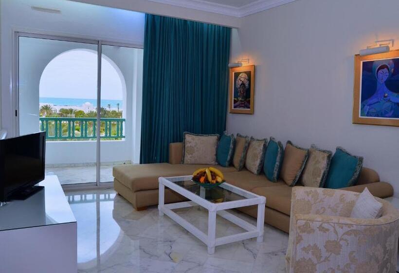 غرفة سوبيريور, Royal Garden Palace   Families And Couples