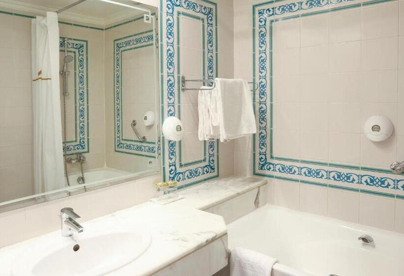 Triple Room Sea View, Royal Garden Palace   Families And Couples