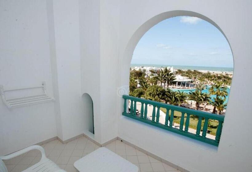 Triple Room Sea View, Royal Garden Palace   Families And Couples