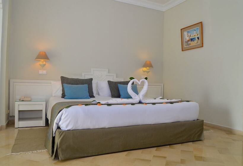 غرفة قياسية فردية, Royal Garden Palace   Families And Couples