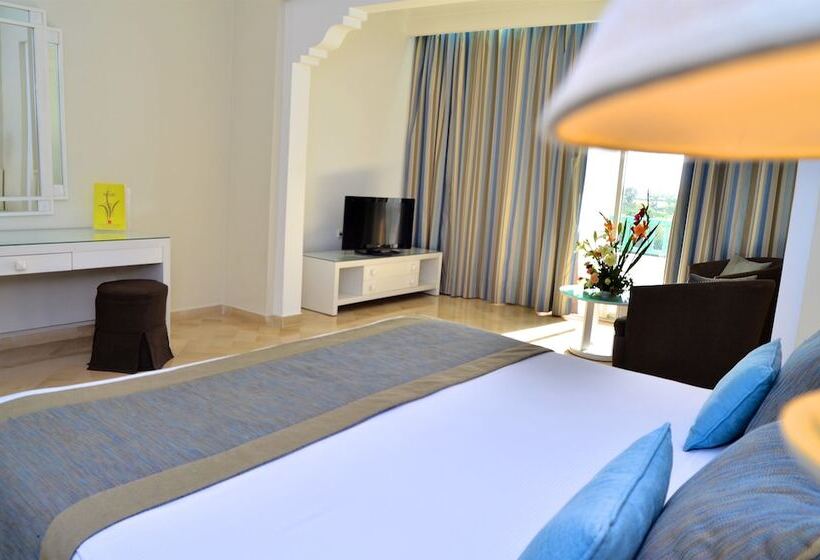 Номер Superior Одноместный, Royal Garden Palace   Families And Couples