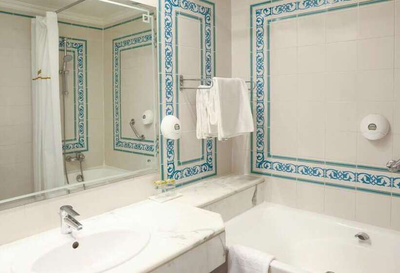 Номер Стандарт Трехместный, Royal Garden Palace   Families And Couples