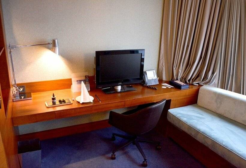 Номер Superior Вид на Море, Sheraton Istanbul Ataköy