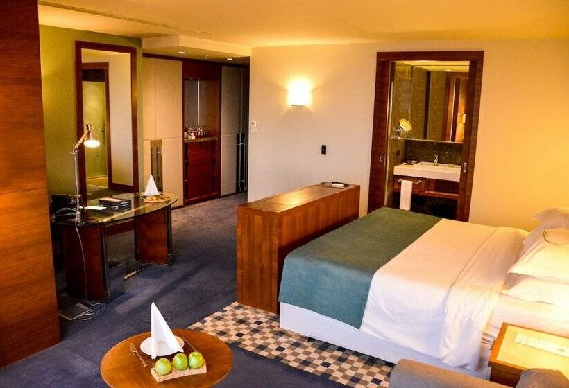 Habitación Premium Vista al Mar., Sheraton Istanbul Ataköy