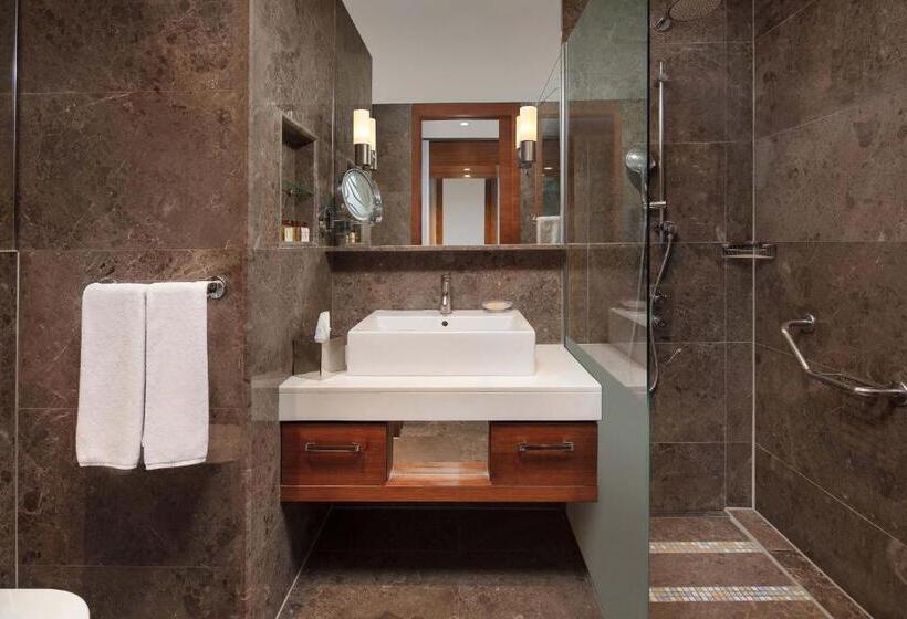 Номер Deluxe Вид на Море, Sheraton Istanbul Ataköy
