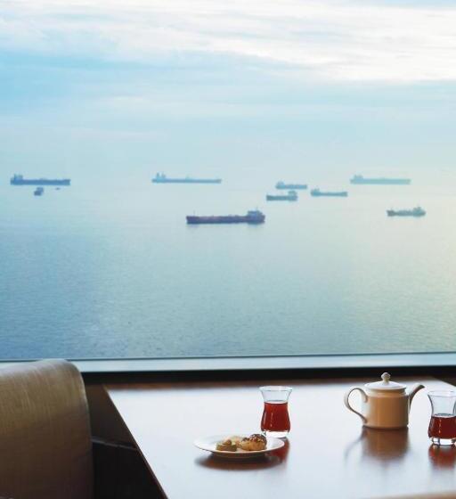 Клубный люкс с видом на море, Sheraton Istanbul Ataköy