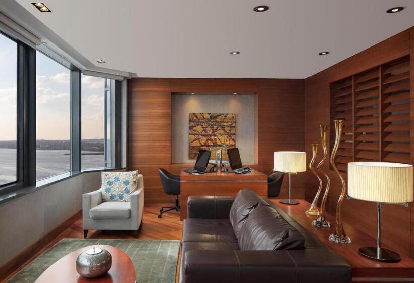 Клубный люкс с видом на море, Sheraton Istanbul Ataköy