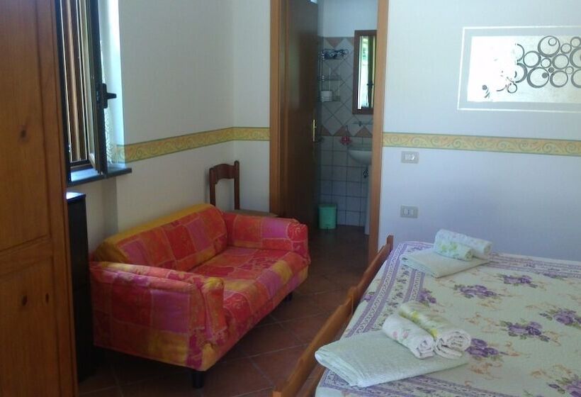 스탠다드 트리플 룸, B&b Donna Maja