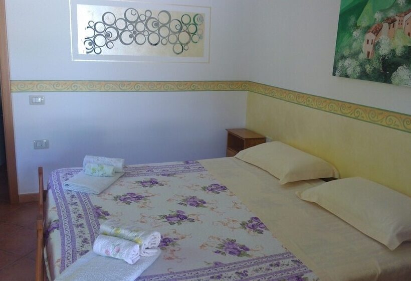 스탠다드 트리플 룸, B&b Donna Maja