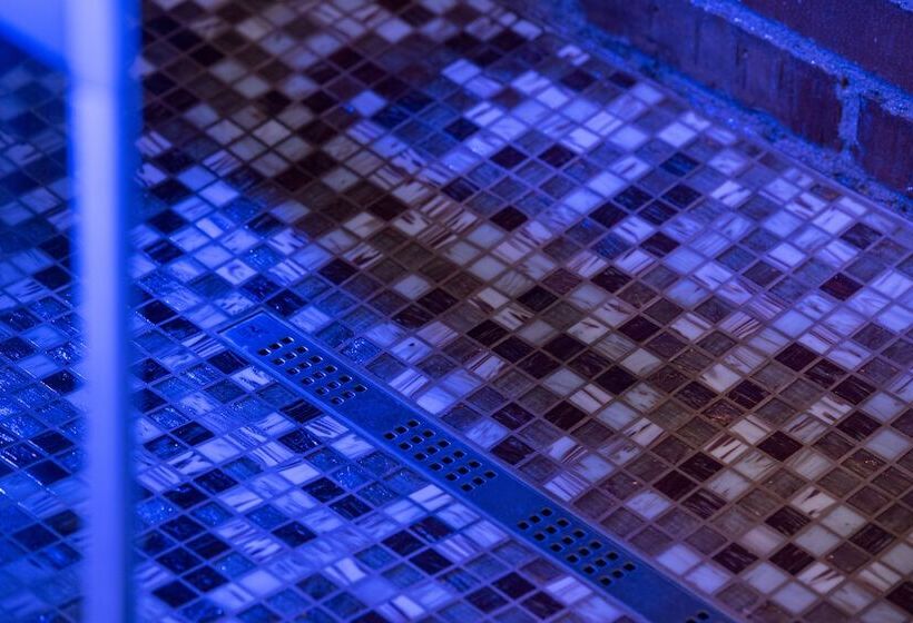 חדר אקונומי, Starhome Navona