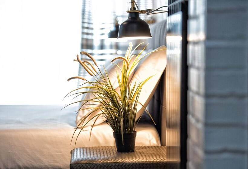 חדר אקונומי, Starhome Navona