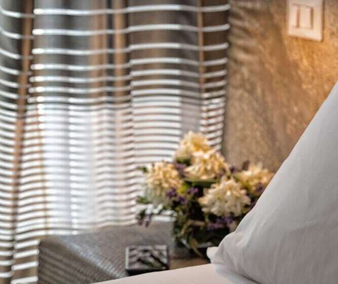 חדר אקונומי, Starhome Navona