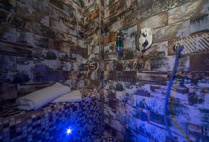 חדר סופריור, Starhome Navona