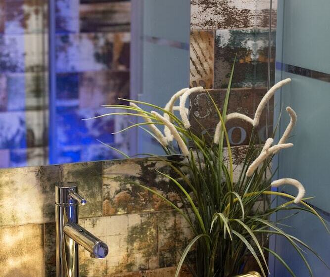 חדר אקונומי, Starhome Navona