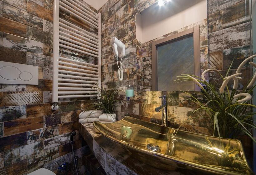 חדר אקונומי, Starhome Navona