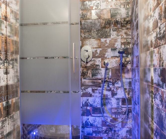 חדר סופריור, Starhome Navona