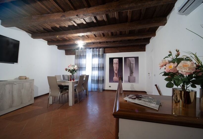 דירת שני חדרים, Starhome Navona