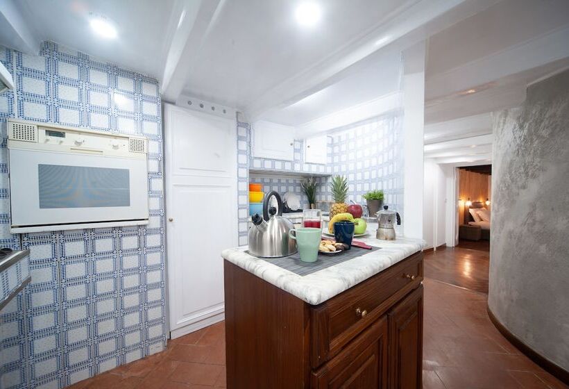 דירת שני חדרים, Starhome Navona