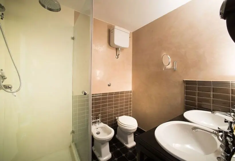 اتاق خانوادگی, Boutique B&b Torre De  Conti