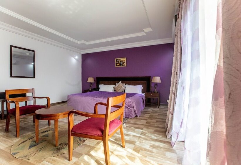 اتاق لوکس, Le Feto 2