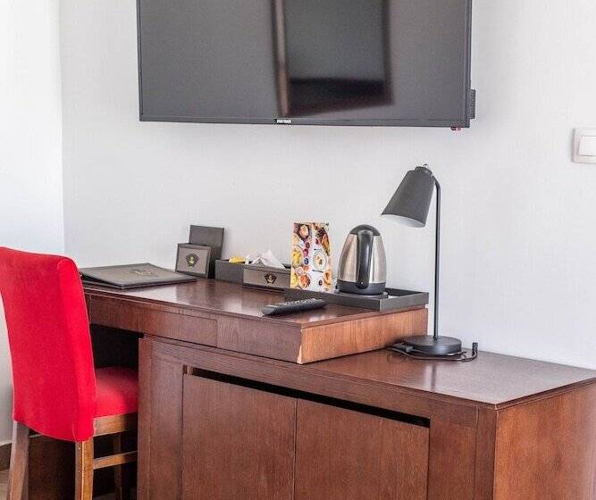 اتاق سوپریور, Le Feto 2