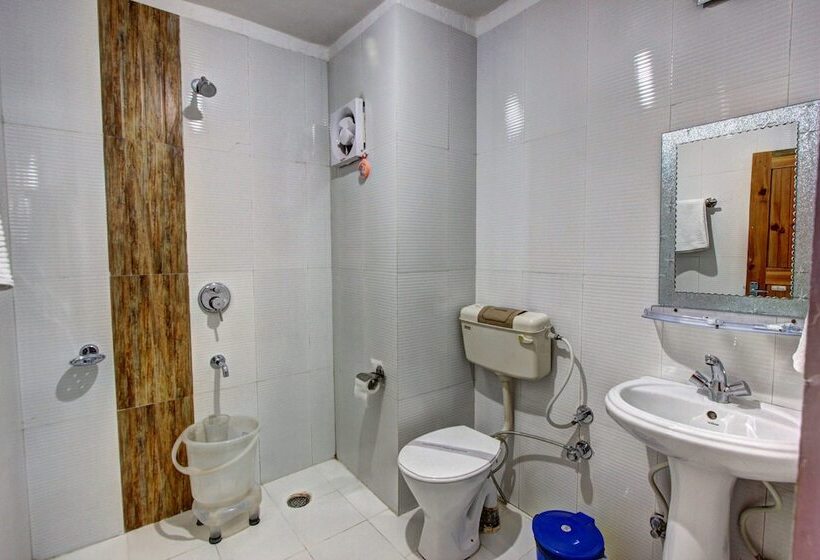 Quarto Basic, Mountain Face By Snow City Hotels
