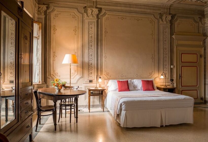 جناح جونيور, Albergo Real Castello