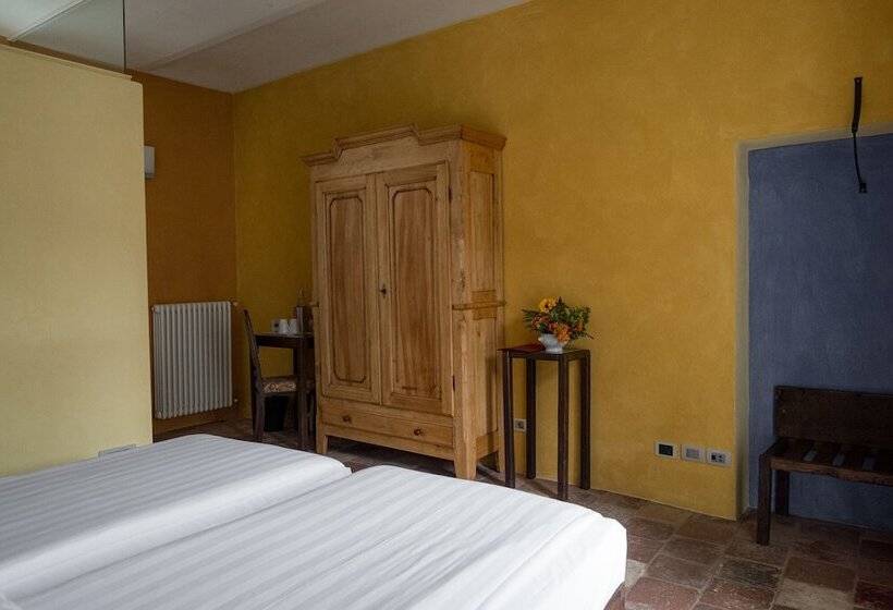 غرفة قياسية, Albergo Real Castello
