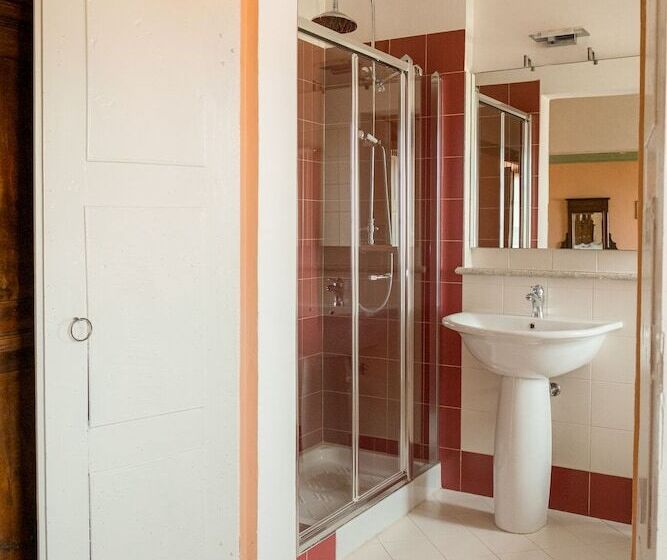 جناح جونيور, Albergo Real Castello