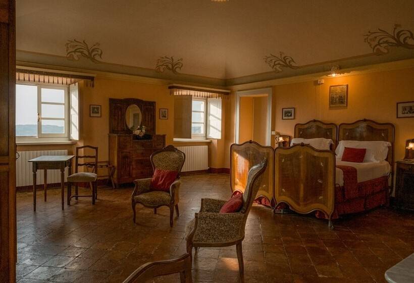 جناح جونيور, Albergo Real Castello