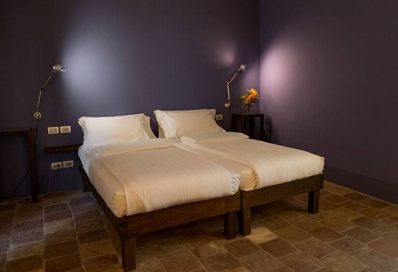 غرفة قياسية, Albergo Real Castello