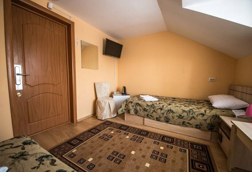 اتاق اکونومی, Golden Lion