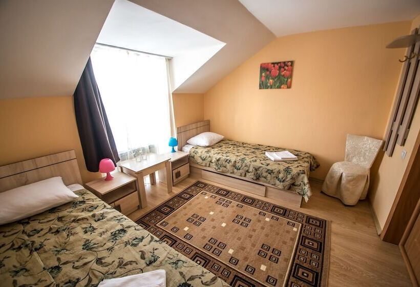 اتاق اکونومی, Golden Lion