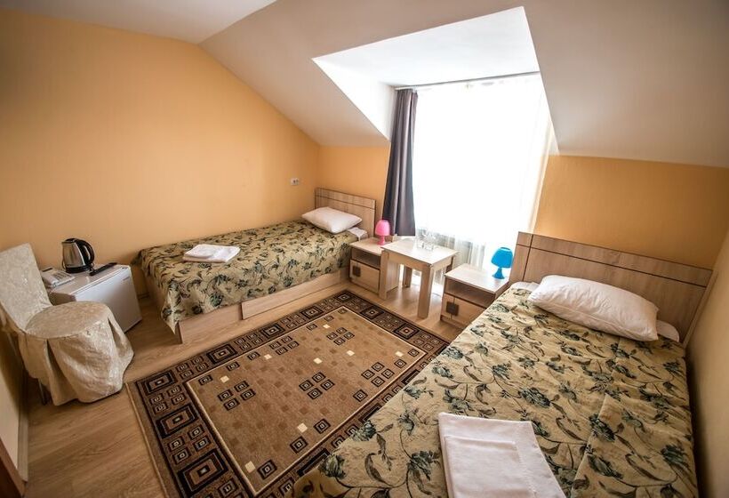 اتاق اکونومی, Golden Lion