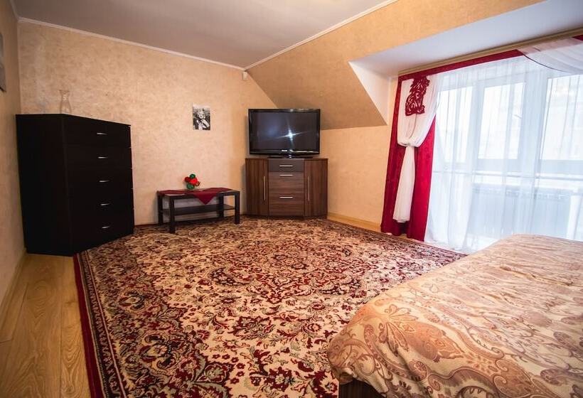 سوییت, Golden Lion