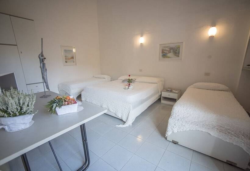 اتاق استاندارد چهار تخته, Santa Caterina