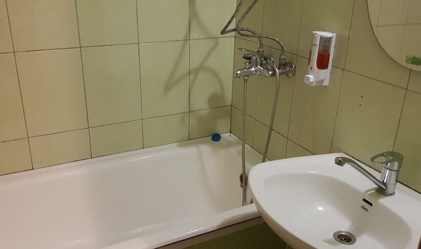 带共用浴室的标准房间, Yubileinaya Hotel   Hostel
