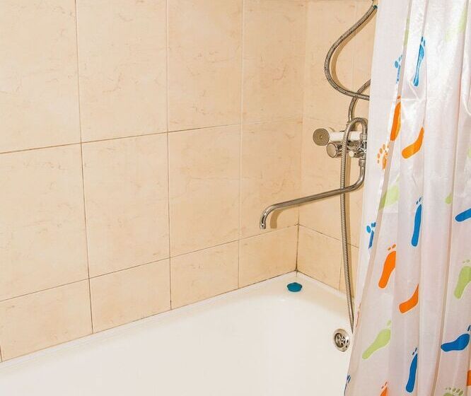 标准单人间共用浴室, Yubileinaya Hotel   Hostel