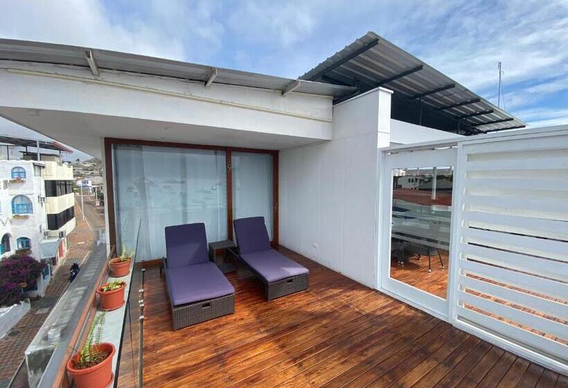 اتاق لوکس با بالکن و چشمانداز دریا, Galapagos Sunset