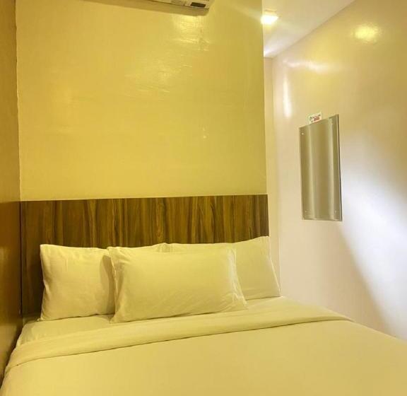 חדר אקונומי, Jelai Raub