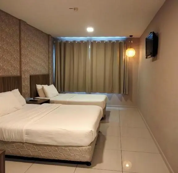Deluxe Kolmen Hengen Huone, Jelai Raub