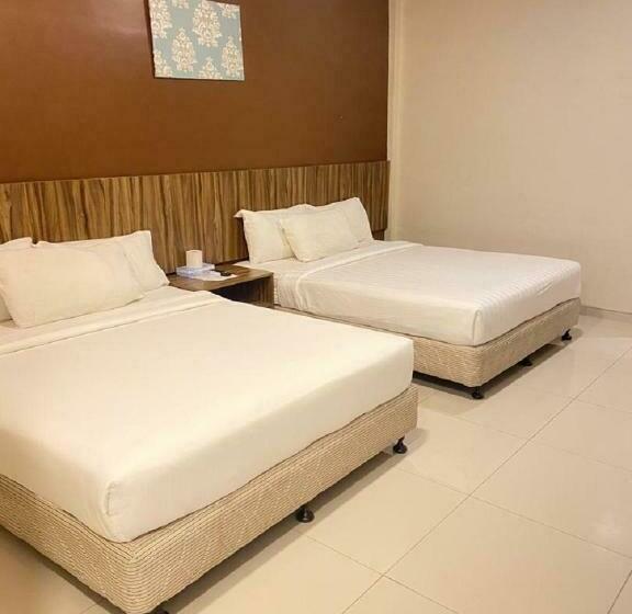 חדר משפחתי, Jelai Raub