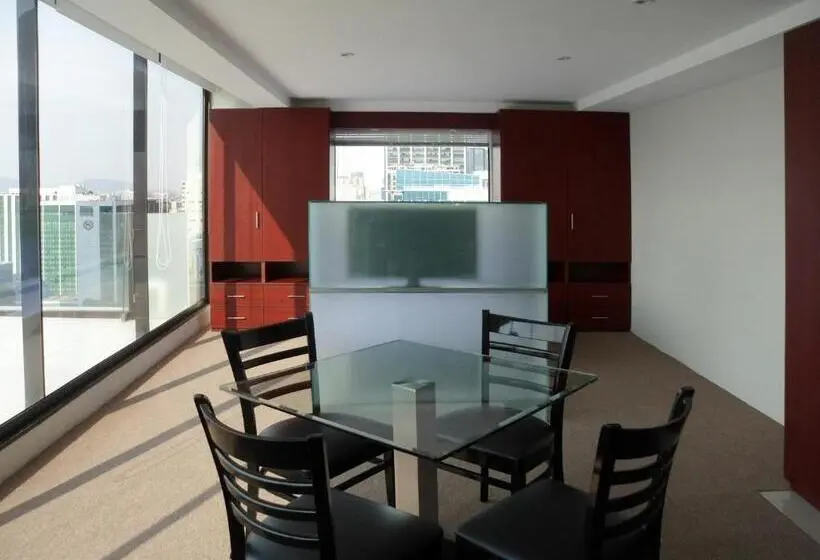 スーペリアースイート, Suites Capri Reforma ángel 380