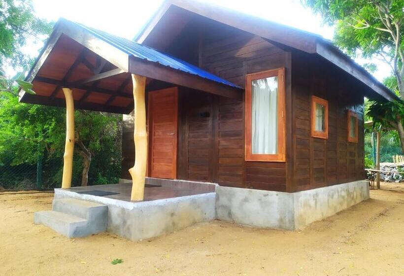 豪华海景房带阳台, Yala Caravan Village