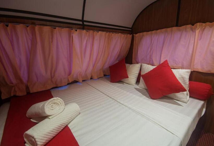Номер Стандарт Трехместный, Yala Caravan Village