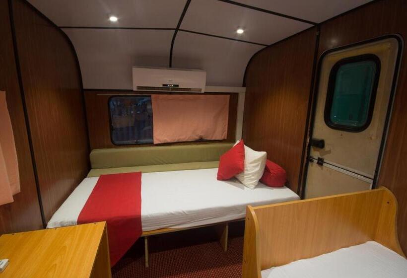 标准三人间, Yala Caravan Village